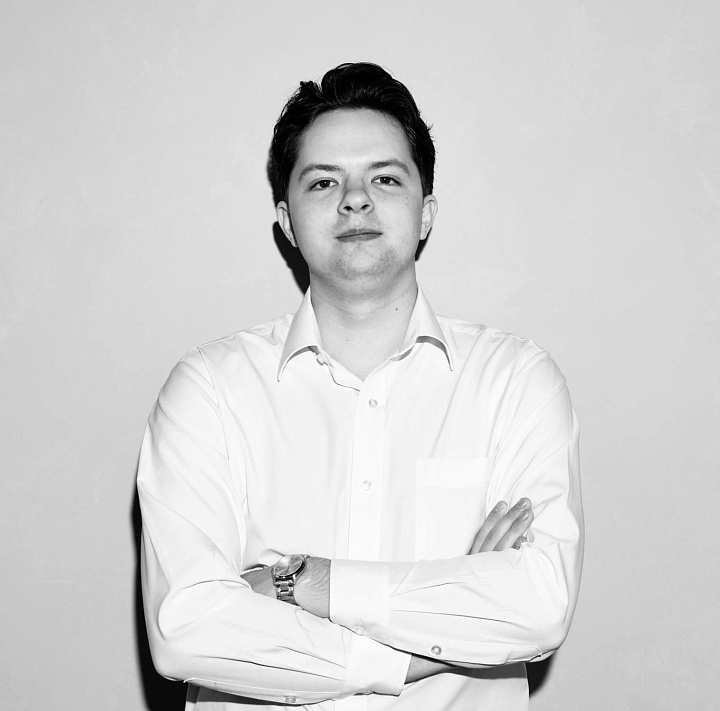 Сотрудник Кирилл Коваленко